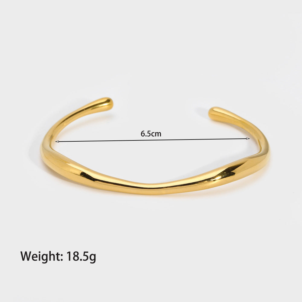 Luna Curve Cuff