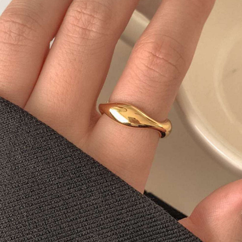 Luna Flow Ring