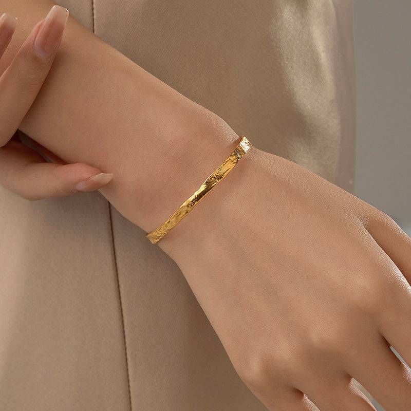 Sempre Hammered Bangle