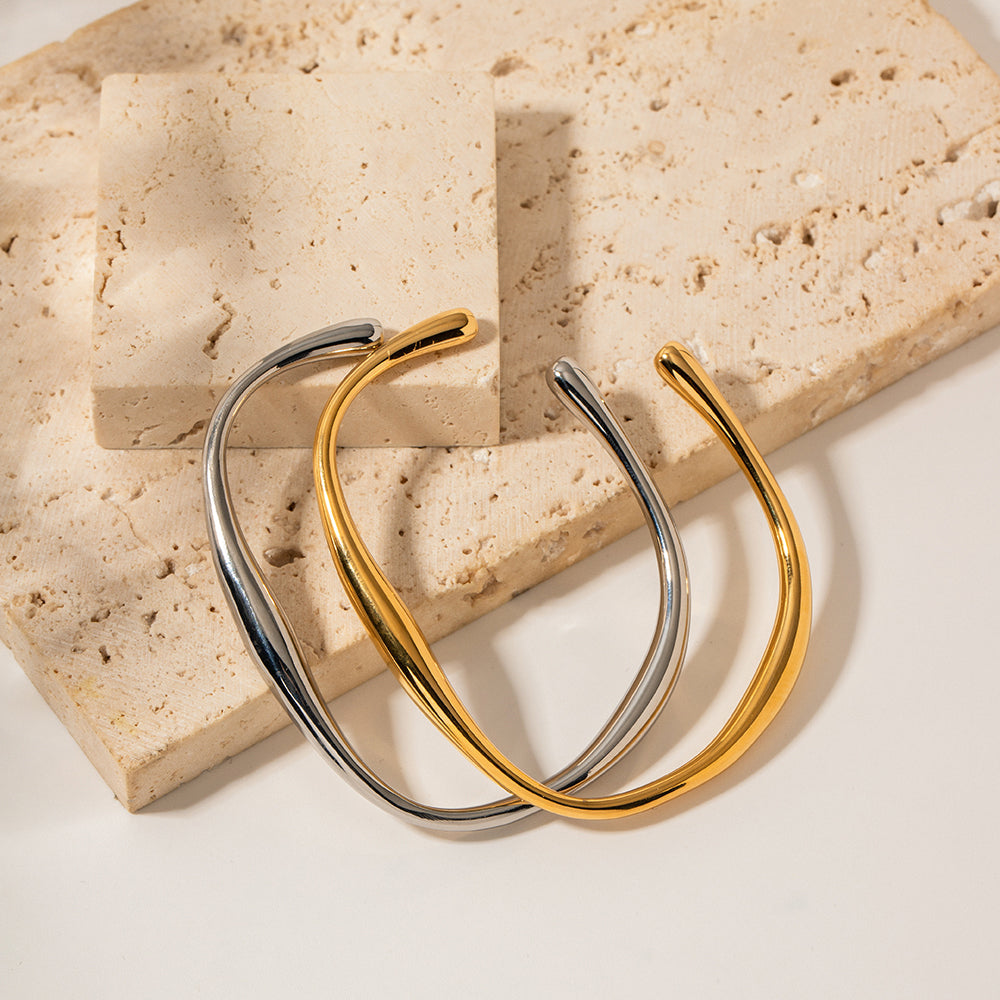 Bella Curve Cuff