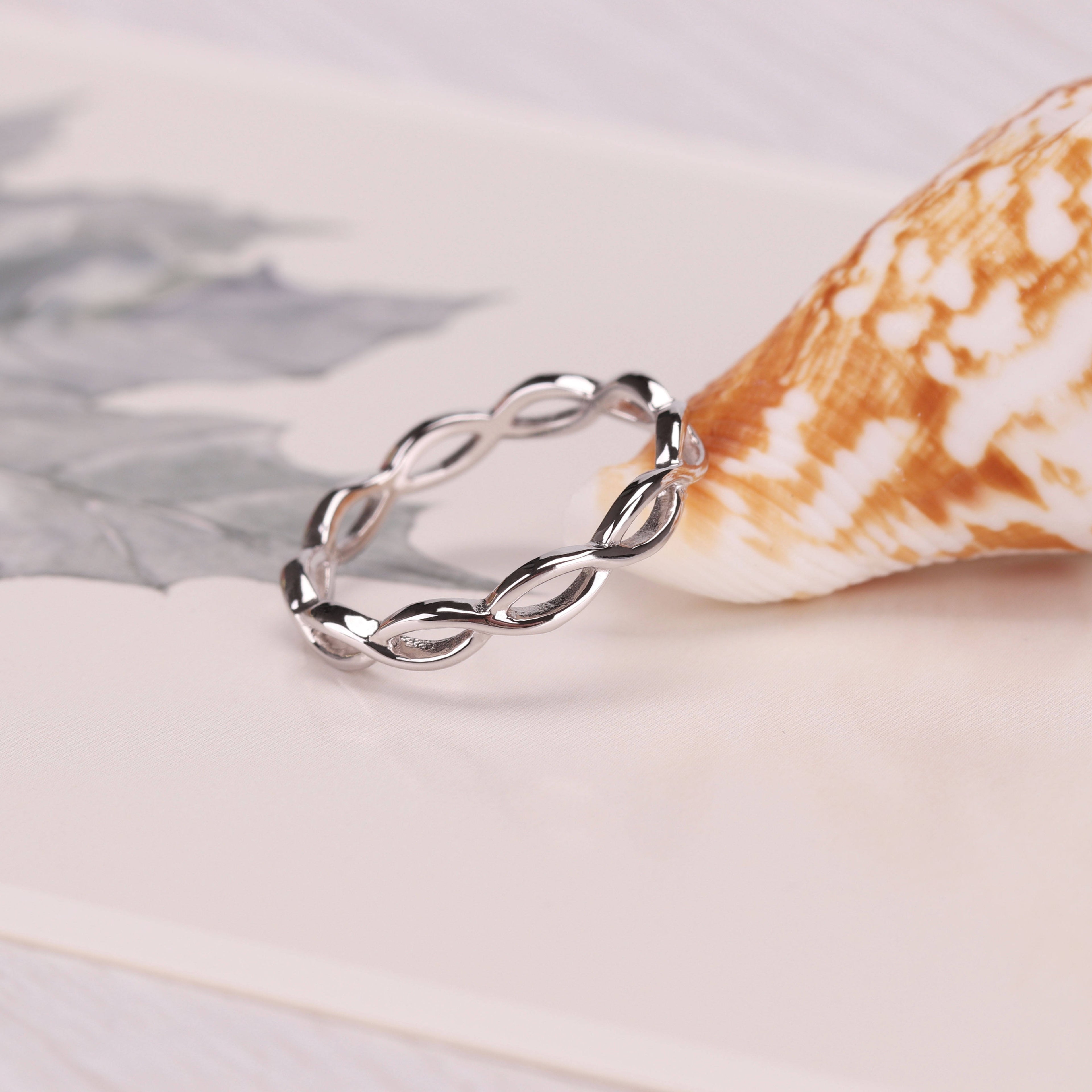 Luna Infinity Ring