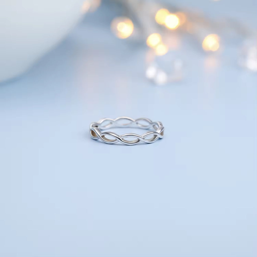 Luna Infinity Ring