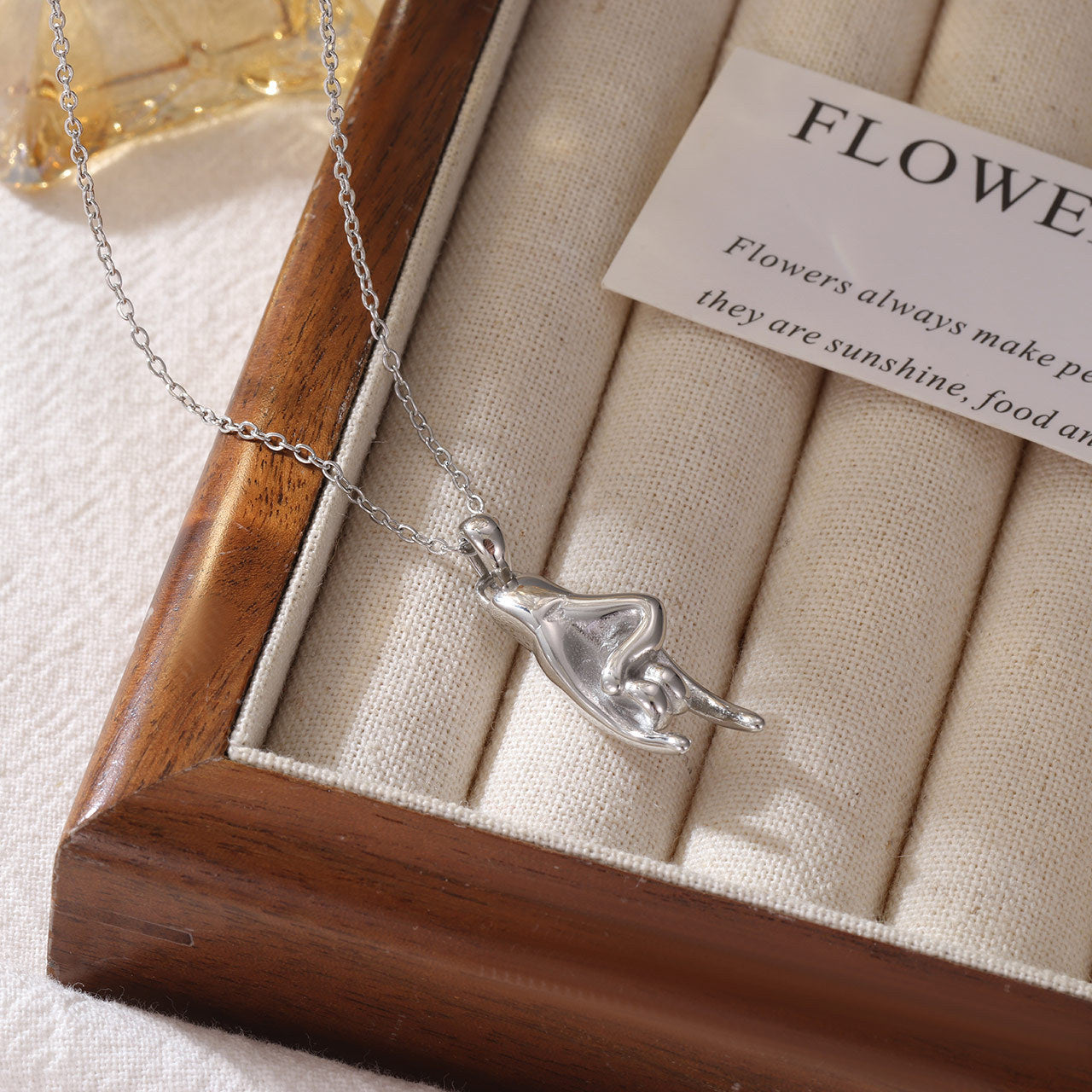 Mano Fortuna Necklace